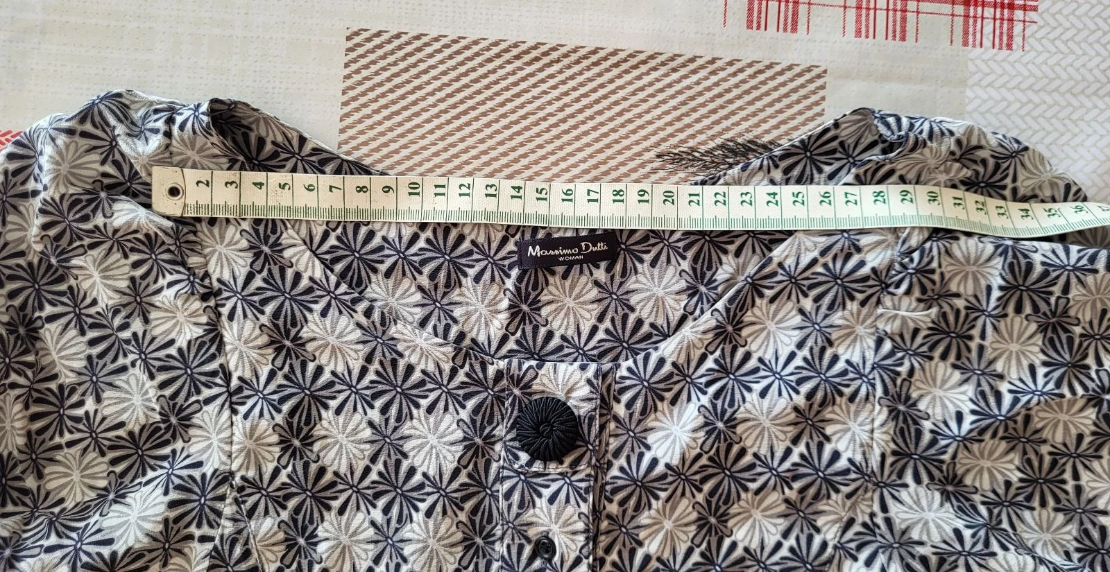 Blusa Elegante Massimo Dutti PP/TFr36-Cinza&Preto-estampado Floral & Fluido 100%Seda em Ótimo Estado – photo 7